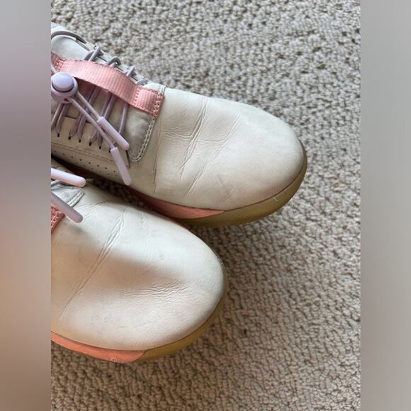 Clove Limited Edition Classic Sneakers In Peach
Quartz nursing shoe Size 8.5 - Picture 4 of 9